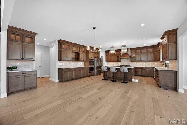 969 Tara Court, Chesterfield, MO 63005