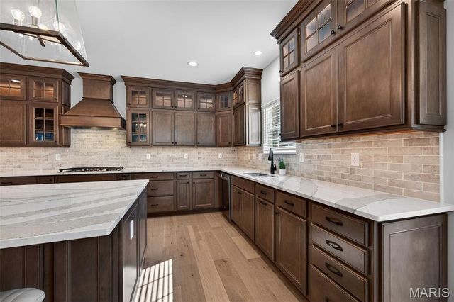 969 Tara Court, Chesterfield, MO 63005