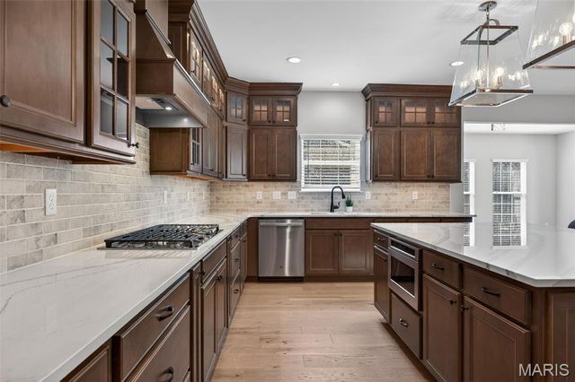 969 Tara Court, Chesterfield, MO 63005