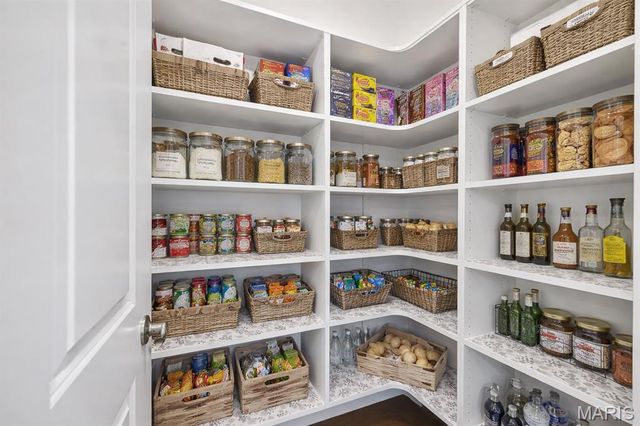 969 Tara Court, Chesterfield, MO 63005