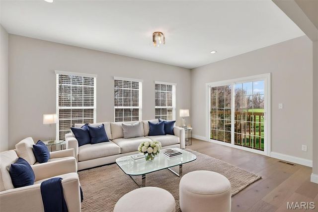 969 Tara Court, Chesterfield, MO 63005