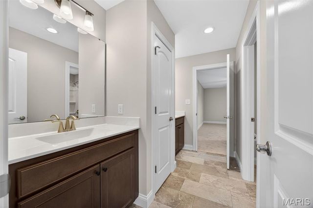 969 Tara Court, Chesterfield, MO 63005