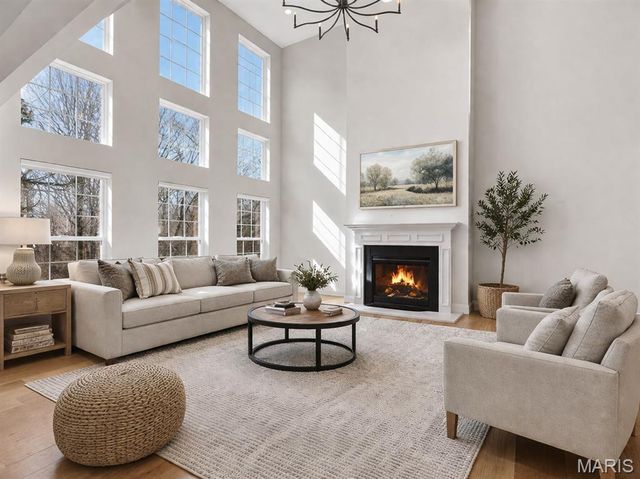 969 Tara Court, Chesterfield, MO 63005