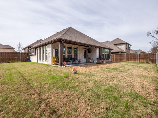 303 W Milas Lane, Glenn Heights, TX 75154