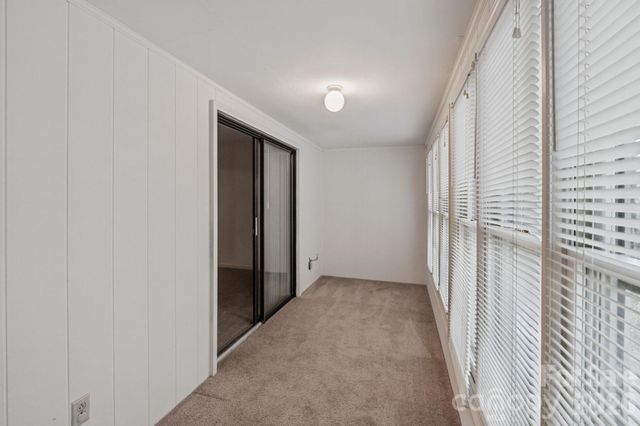 239 13th Avenue Place NW 16, Hickory, NC 28601