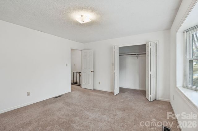 239 13th Avenue Place NW 16, Hickory, NC 28601