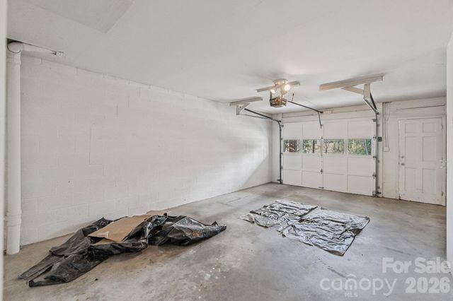 239 13th Avenue Place NW 16, Hickory, NC 28601