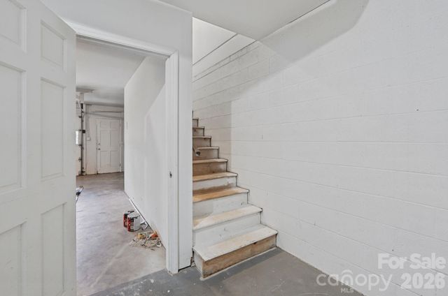 239 13th Avenue Place NW 16, Hickory, NC 28601