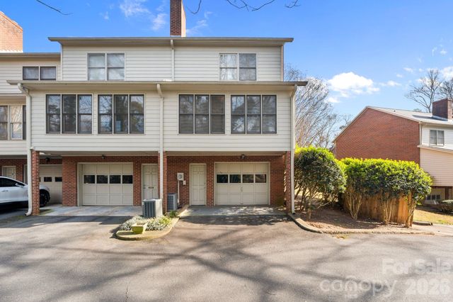 239 13th Avenue Place NW 16, Hickory, NC 28601