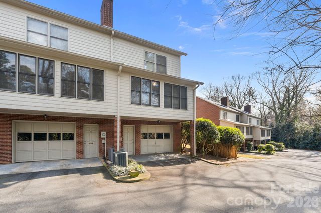 239 13th Avenue Place NW 16, Hickory, NC 28601