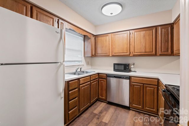 239 13th Avenue Place NW 16, Hickory, NC 28601