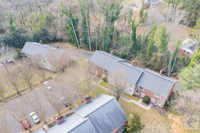 239 13th Avenue Place NW 16, Hickory, NC 28601