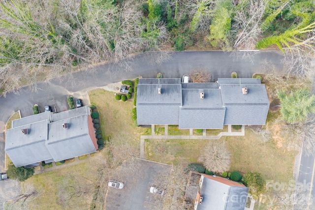 239 13th Avenue Place NW 16, Hickory, NC 28601