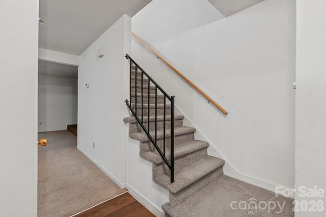 239 13th Avenue Place NW 16, Hickory, NC 28601