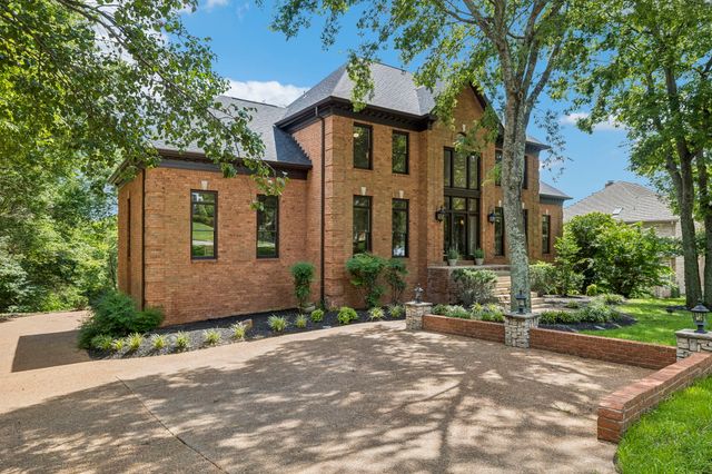 9129 Brentmeade Blvd, Brentwood, TN 37027