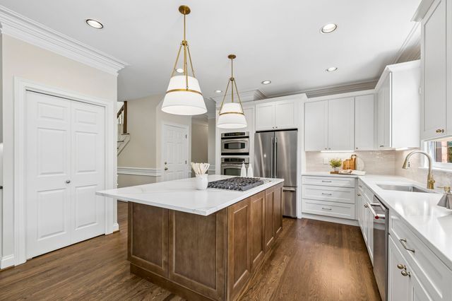 9129 Brentmeade Blvd, Brentwood, TN 37027