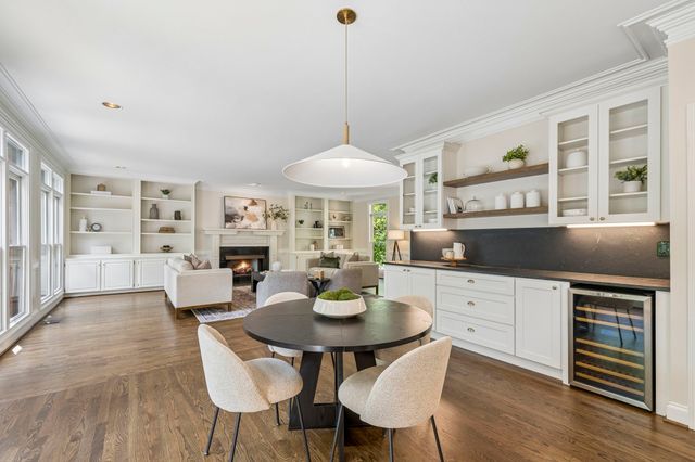 9129 Brentmeade Blvd, Brentwood, TN 37027