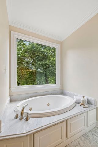 9129 Brentmeade Blvd, Brentwood, TN 37027