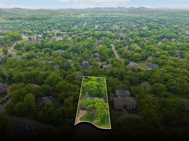 9129 Brentmeade Blvd, Brentwood, TN 37027