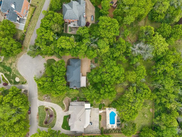 9129 Brentmeade Blvd, Brentwood, TN 37027