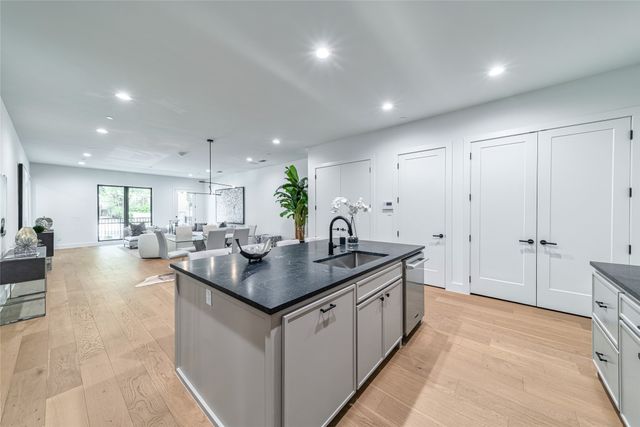 3601 Routh Street 1A, Dallas, TX 75219