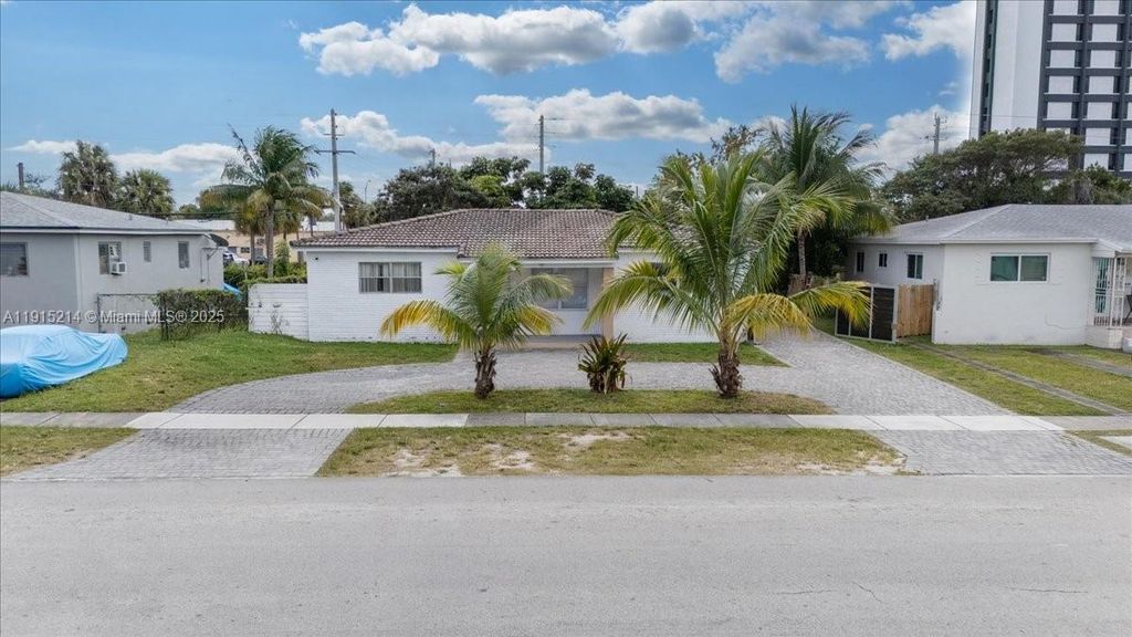 640 NE 168th St, North Miami Beach, FL 33162