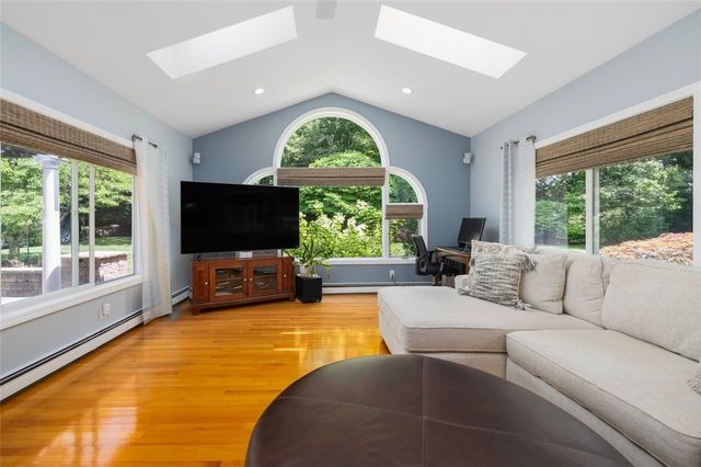 1801 Old Louisquisset Pike, Lincoln, RI 02865