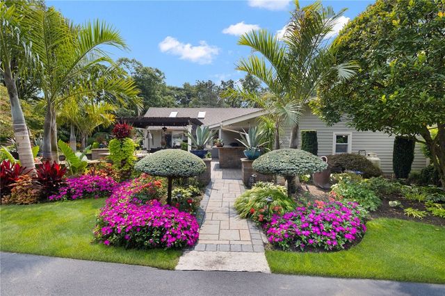 1801 Old Louisquisset Pike, Lincoln, RI 02865
