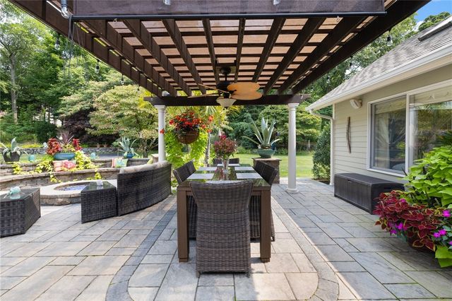 1801 Old Louisquisset Pike, Lincoln, RI 02865
