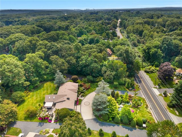 1801 Old Louisquisset Pike, Lincoln, RI 02865