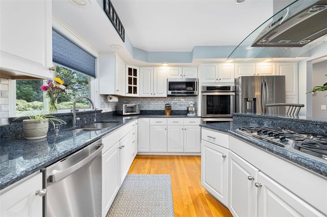 1801 Old Louisquisset Pike, Lincoln, RI 02865