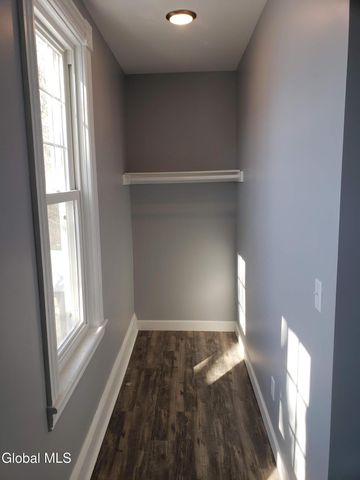 1687 Avenue A, Schenectady, NY 12308