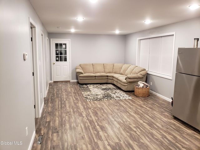 1687 Avenue A, Schenectady, NY 12308