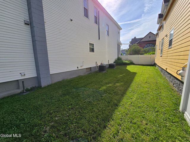 1687 Avenue A, Schenectady, NY 12308