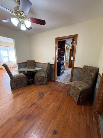 9604 E 32nd Street, Independence, MO 64052