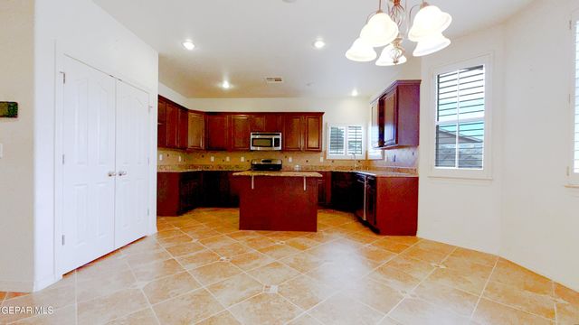 1381 ANDREA MICAELA Place, El Paso, TX 79928
