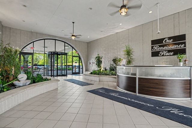 1 Renaissance Place 3G, Palatine, IL 60067