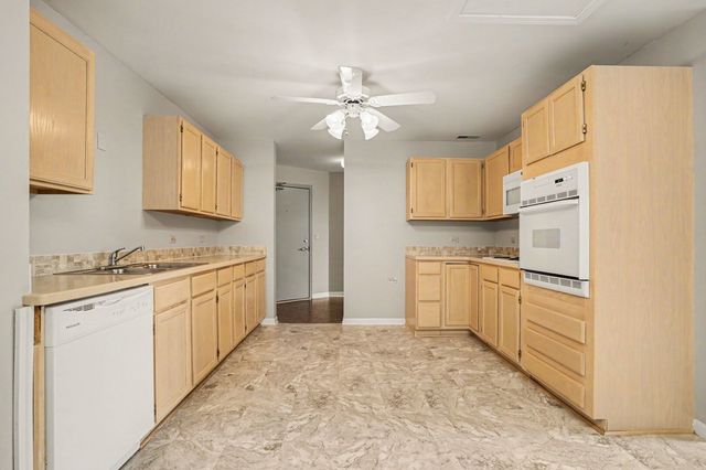 1 Renaissance Place 3G, Palatine, IL 60067