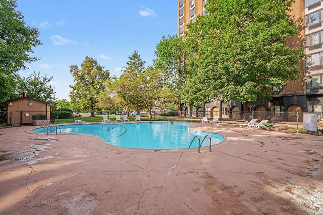 1 Renaissance Place 3G, Palatine, IL 60067