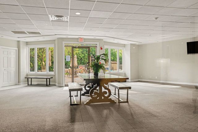 1 Renaissance Place 3G, Palatine, IL 60067