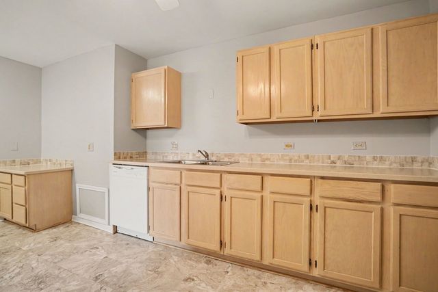1 Renaissance Place 3G, Palatine, IL 60067