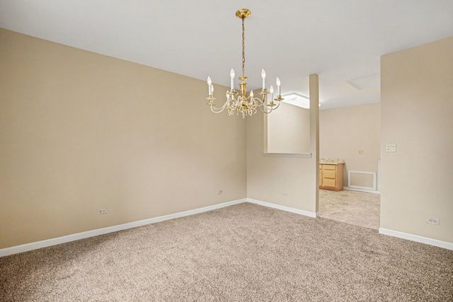 1 Renaissance Place 3G, Palatine, IL 60067
