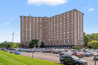 1 Renaissance Place 3G, Palatine, IL 60067