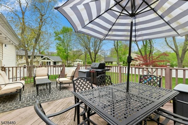 39 Surrey Ln, Berkeley Heights Twp., NJ 07922