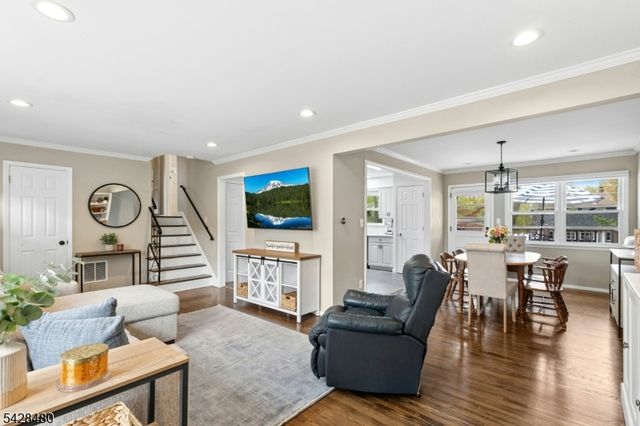 39 Surrey Ln, Berkeley Heights Twp., NJ 07922