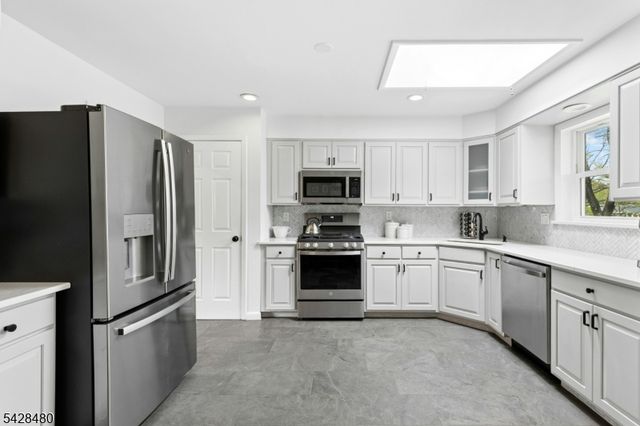 39 Surrey Ln, Berkeley Heights Twp., NJ 07922