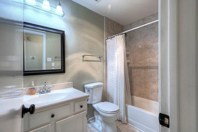 9859 Meadow Bend Lane, Houston, TX 77065