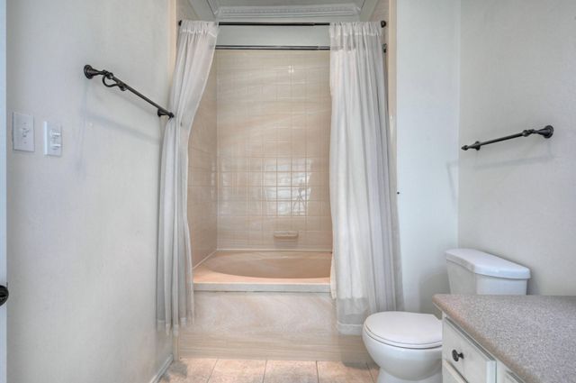 9859 Meadow Bend Lane, Houston, TX 77065