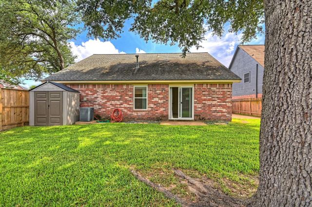 9859 Meadow Bend Lane, Houston, TX 77065