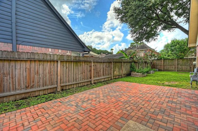 9859 Meadow Bend Lane, Houston, TX 77065